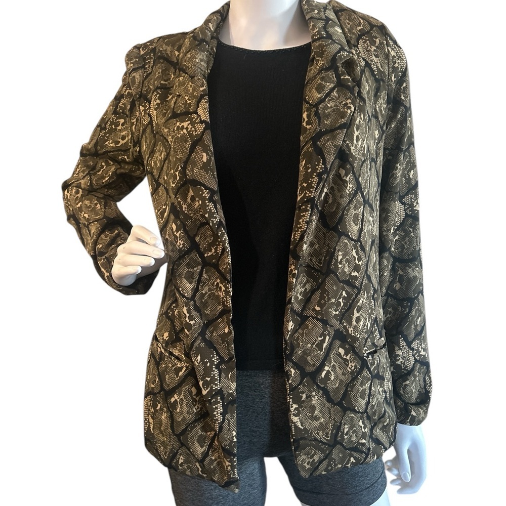 PJK Patterson J. Kincaid Blazer Women Size M
Snakeskin Print Career
Lightweight